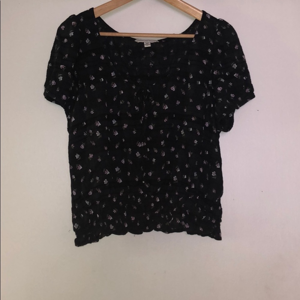 Super Cute American Eagle Black Flower Top